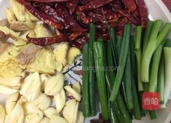 香菇烧鸡腿的做法图解1