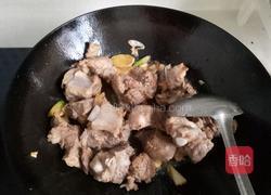 红烧板栗排骨的做法图解2