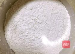 韭菜鸡蛋虾仁水饺的做法图解1