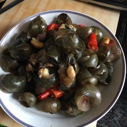 田螺怎么做好吃家常做法 MjUweDI1MA