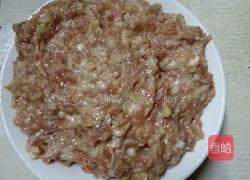 猪肉大头菜包子的做法图解2