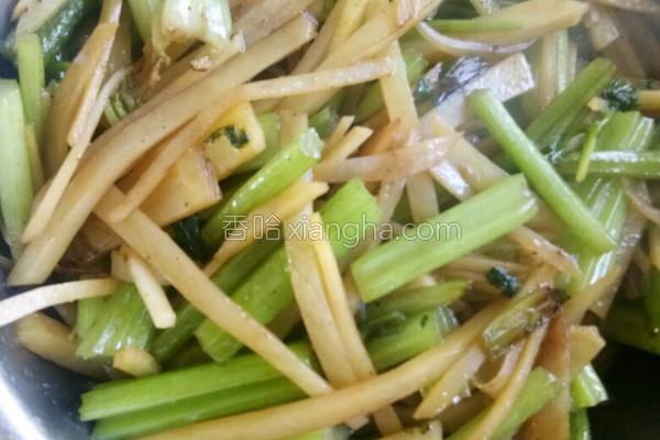 芹菜炒土豆丝的配料 NjAwX2MxXzQwMA
