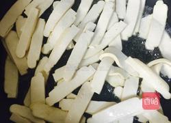 韭菜苔炒白干的做法图解6