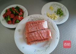 培根肉炒甜椒的做法图解1