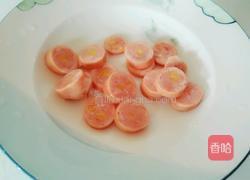 玉米香肠炒双豆的做法图解2