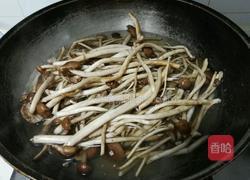 茶树菇烧鸡翅的做法图解3