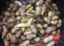 水煮花生的做法图解2