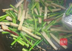 蒜台炒豆香干的做法图解5