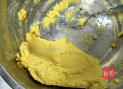 豆沙馅南瓜饼的做法图解3