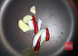 芹菜炒肥肠的做法图解2