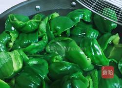 青椒馅饺子的做法图解2