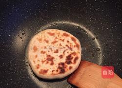 芹菜熟猪肉馅饼的做法图解3