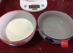 奶香面包的做法图解1