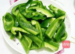 青椒炒牛肉（牛排）的做法图解1