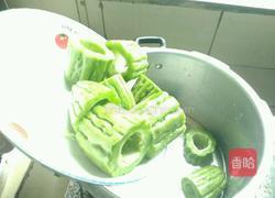 肉粮苦瓜汤的做法图解3