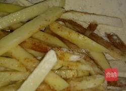 炸土豆條的做法图解3