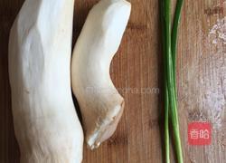杏鲍菇炒肉的做法图解1