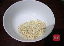 红枣高粱小米粥的做法图解1