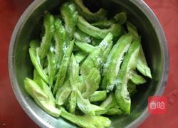 凉瓜焖鱼的做法图解2