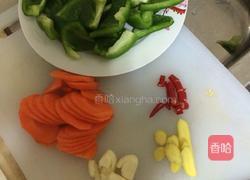 圆椒炒鸡腿的做法图解2