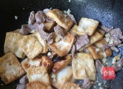 豆腐炒肉的做法图解5