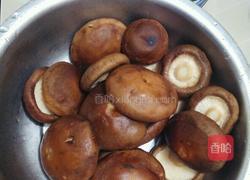素炒香菇片的做法图解1