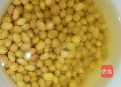 黄豆猪蹄汤的做法图解1