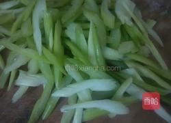 芹菜炒豆干的做法图解1
