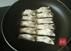 饺子皮锅贴的做法图解10