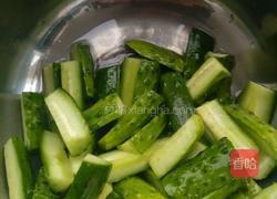 韭菜腌黄瓜的做法图解3
