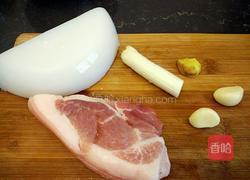 凉粉烧肉的做法图解1