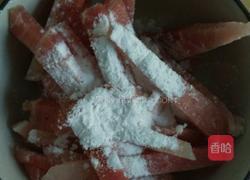 辣椒炒肉的做法图解1