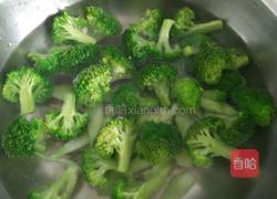 清炒西兰花的做法图解2