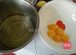 八寸戚风蛋糕的做法图解1