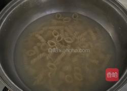 土豆香肠炒意大利面的做法图解2