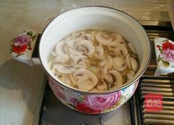 简单快捷的奶油蘑菇汤的做法图解3