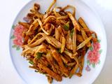 鸡胸肉炒黄花菜