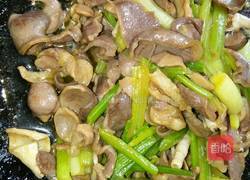 香芹炒鸭胗的做法图解7
