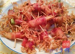 油炸培根肉卷金针菇的做法图解5