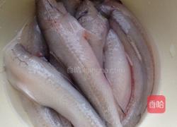红烧虾孱豆腐的做法图解1