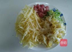 酸菜土豆丝的做法图解1