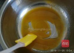 橙味奶油水果杯子蛋糕的做法图解4