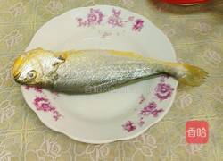 清蒸黄花鱼的做法图解1