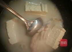 鸡爪白菜蘑菇豆腐汤的做法图解12