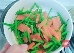 凉拌芹菜的做法图解2