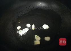 荷兰豆炒腊肠的做法图解3