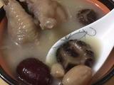 花生眉豆鸡脚汤