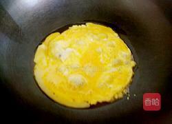洋葱木耳胡萝卜炒鸡蛋的做法图解2