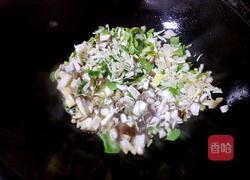 香菇炒饭的做法图解3