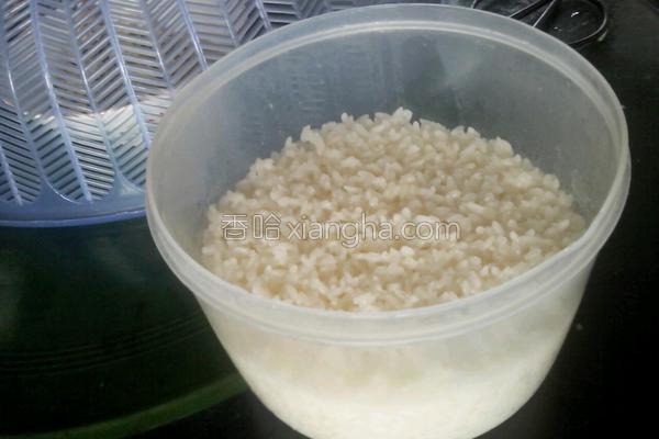 微波炉煮米饭方法的做法_微波炉煮米饭方法的